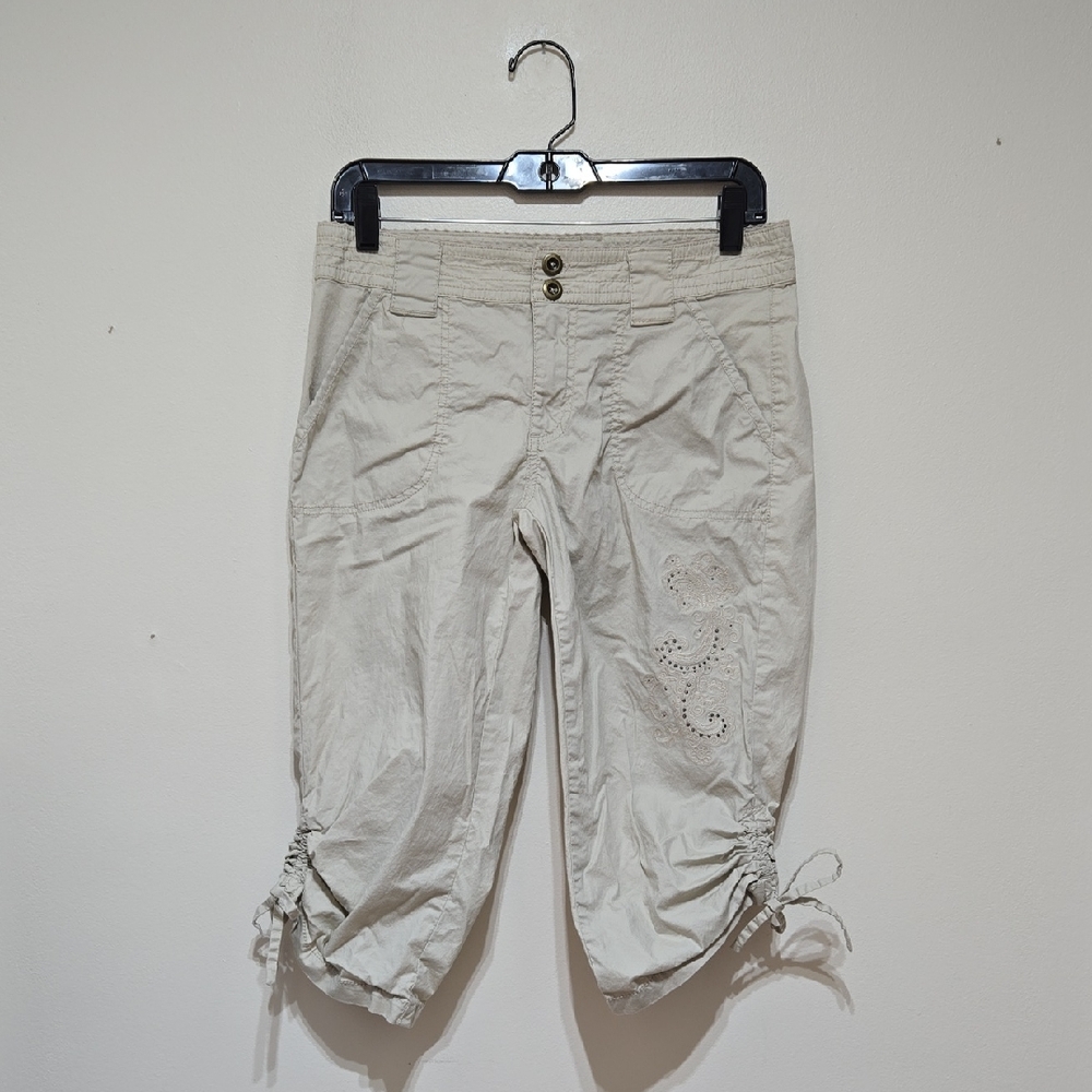 Dressbarn Light Beige Capri Pants